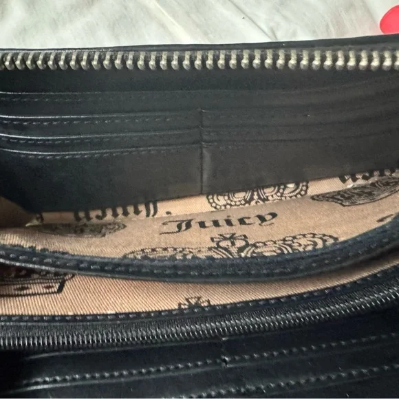 Juicy Couture Continental Wallet - Picture 5 of 5